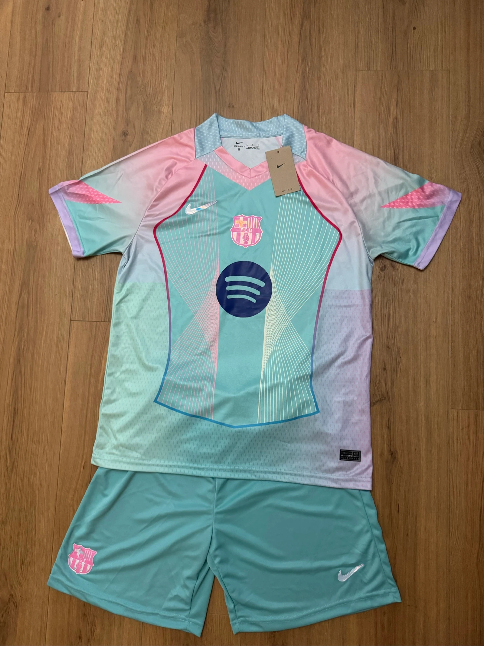 Nike FC Barcelona 24/25 Away Football Kit Set Rosa e Turquesa – Camisa + Shorts – Novo com etiquetas – photo 6